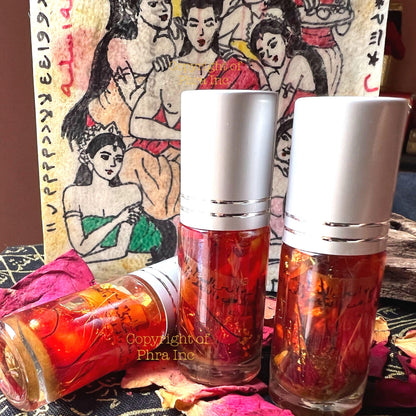Bottle of 7 Bidadari Javanese pelet love attraction oil
