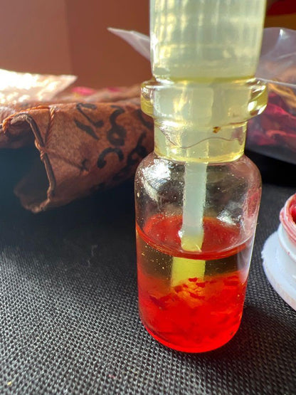 7 Bidadari pelet oil shown with packaging