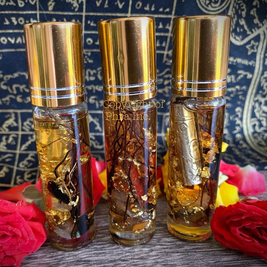 Bulu Perindu oil with 12 semi gemstones, front view of the bottle