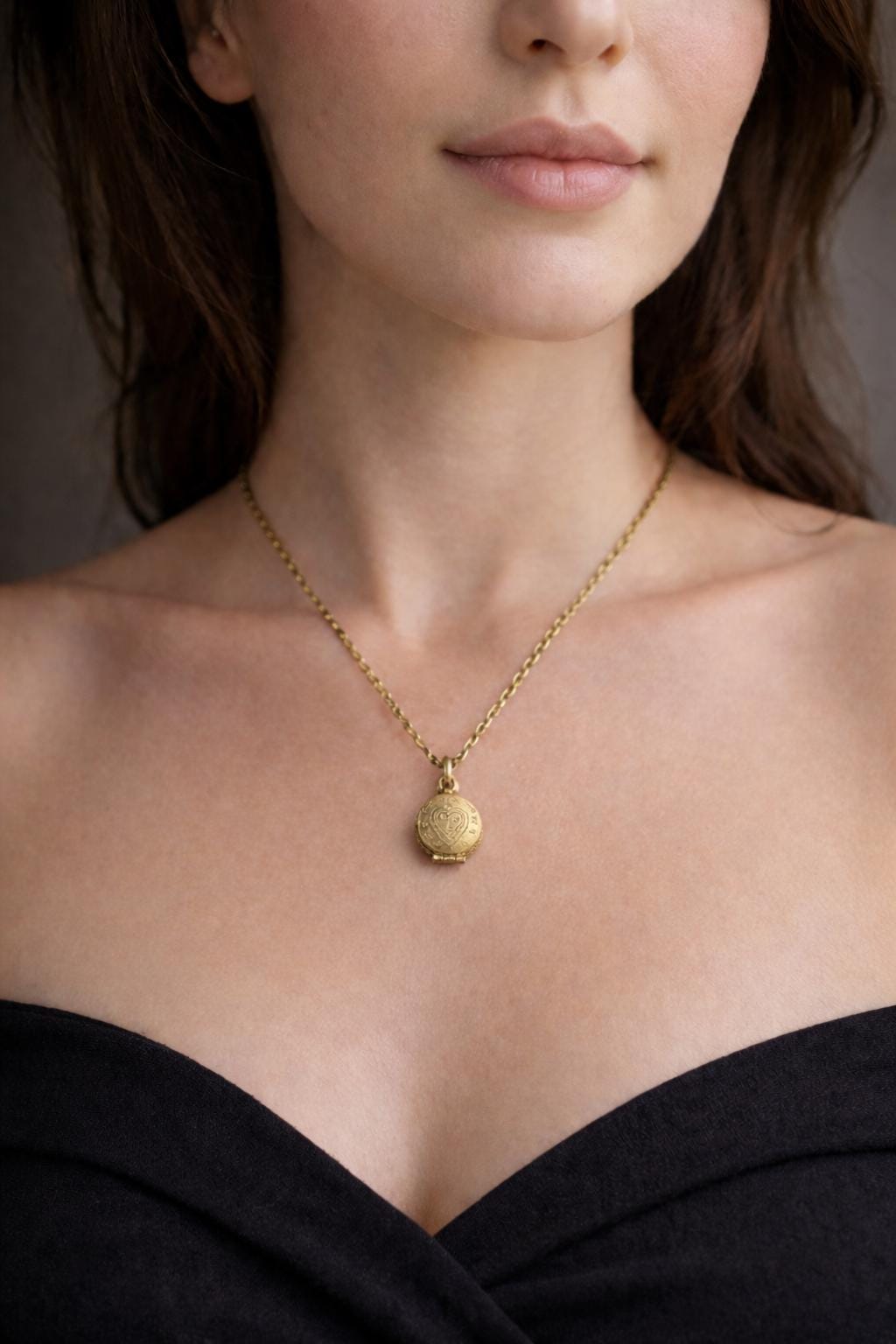 Amazingly Strong Charming Attraction & Persuasion "Golden Speech" Power Wax Pendant Amulet "See Pheung" Charming BeesWax Thai Magic Locket