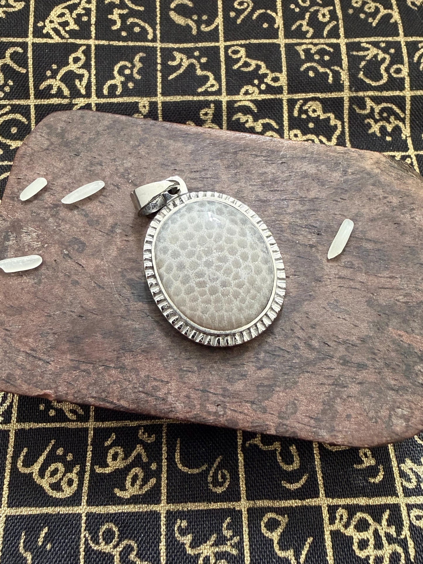 Nagamani White Cobra Pearl Pendant – Stainless Steel Nagamani Amulet Talisman Stone for Luck, Wealth, Prosperity, Protection