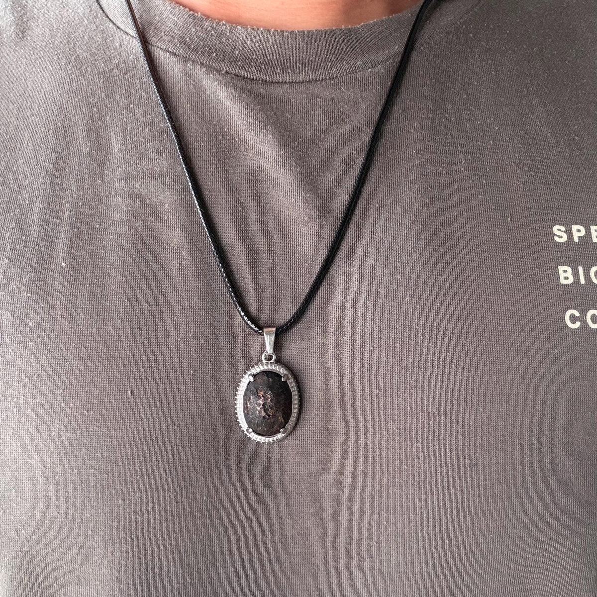 Suasa metal stone detail on the pendant