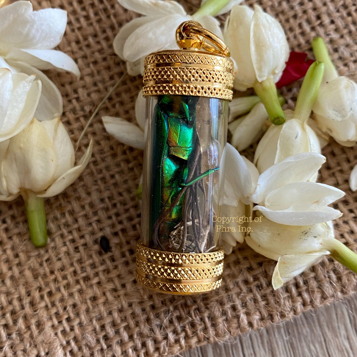 Samberlilin love attraction charm pendant, front view