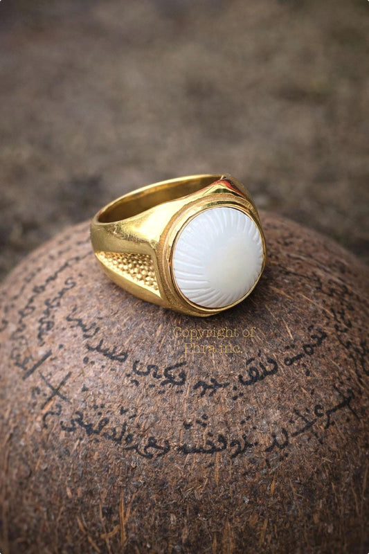 Coconut Pearl Shripala Morthi silver ring, front view