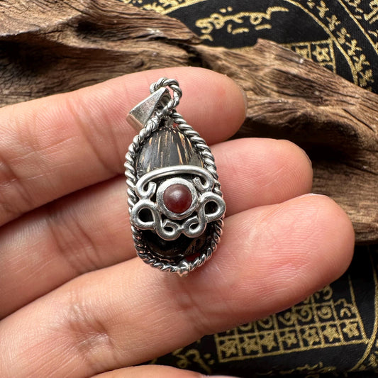 Coconut Pearl and King Centipede Pearl pendant, front view